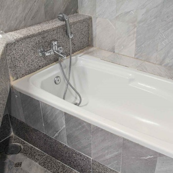 How to Get Rid of Bathtub Refinishing Smell